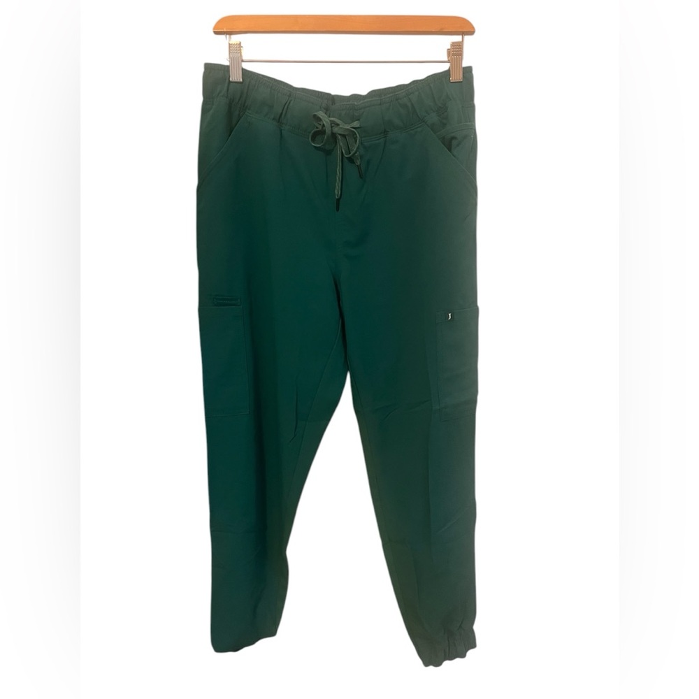 Jaanuu Women’s Jogger Scrub Bottoms in Green
